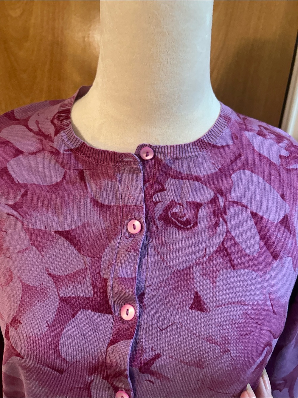 Neiman Marcus Exclusive Purple Rose-Print Button Cardigan Sweater - L